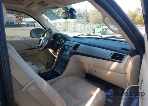 2007 Cadillac Escalade Standard from USA, damaged, VIN 1GYFK638X7R363625